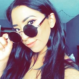 Meet your Posher, Perla